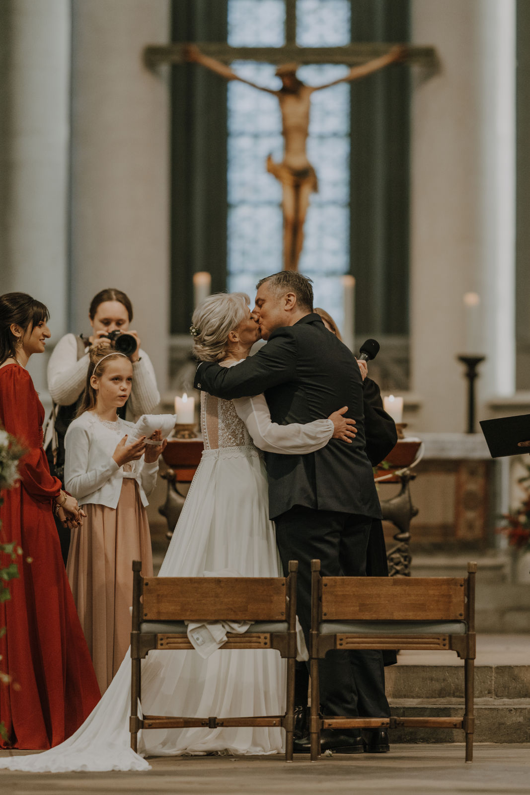 1168 bi oz hochzeit 122023 4R11138 2